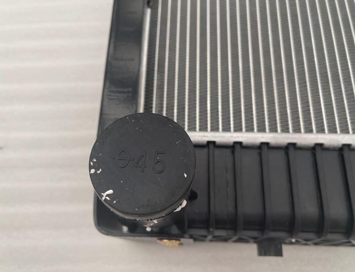 Shacman Delong F3000 Aolong Aluminia Radiatora Asembleo DZ9112532888 B